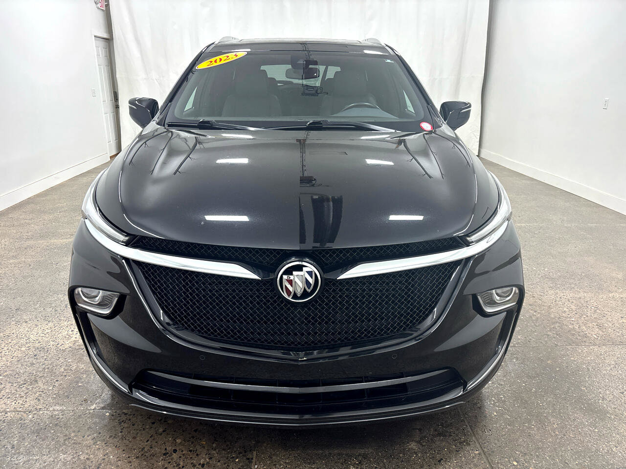 Used 2023 Buick Enclave Essence w/ Experience Buick Package image 2