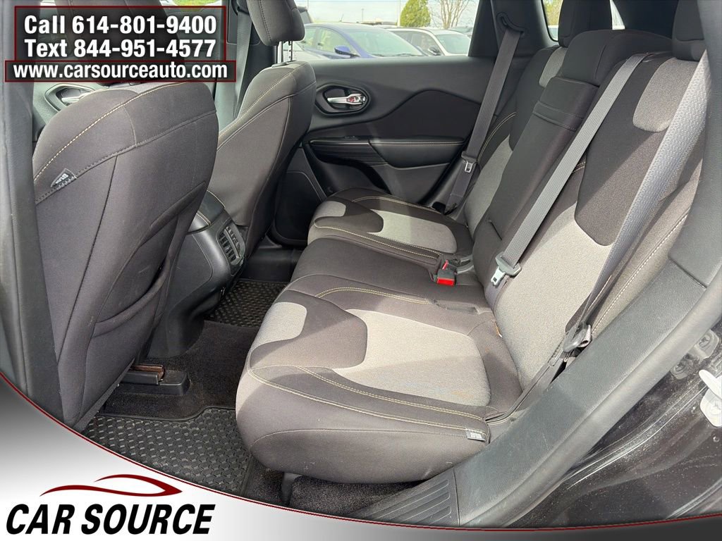 Used 2014 Jeep Cherokee Latitude w/ Comfort/Convenience Group image 23