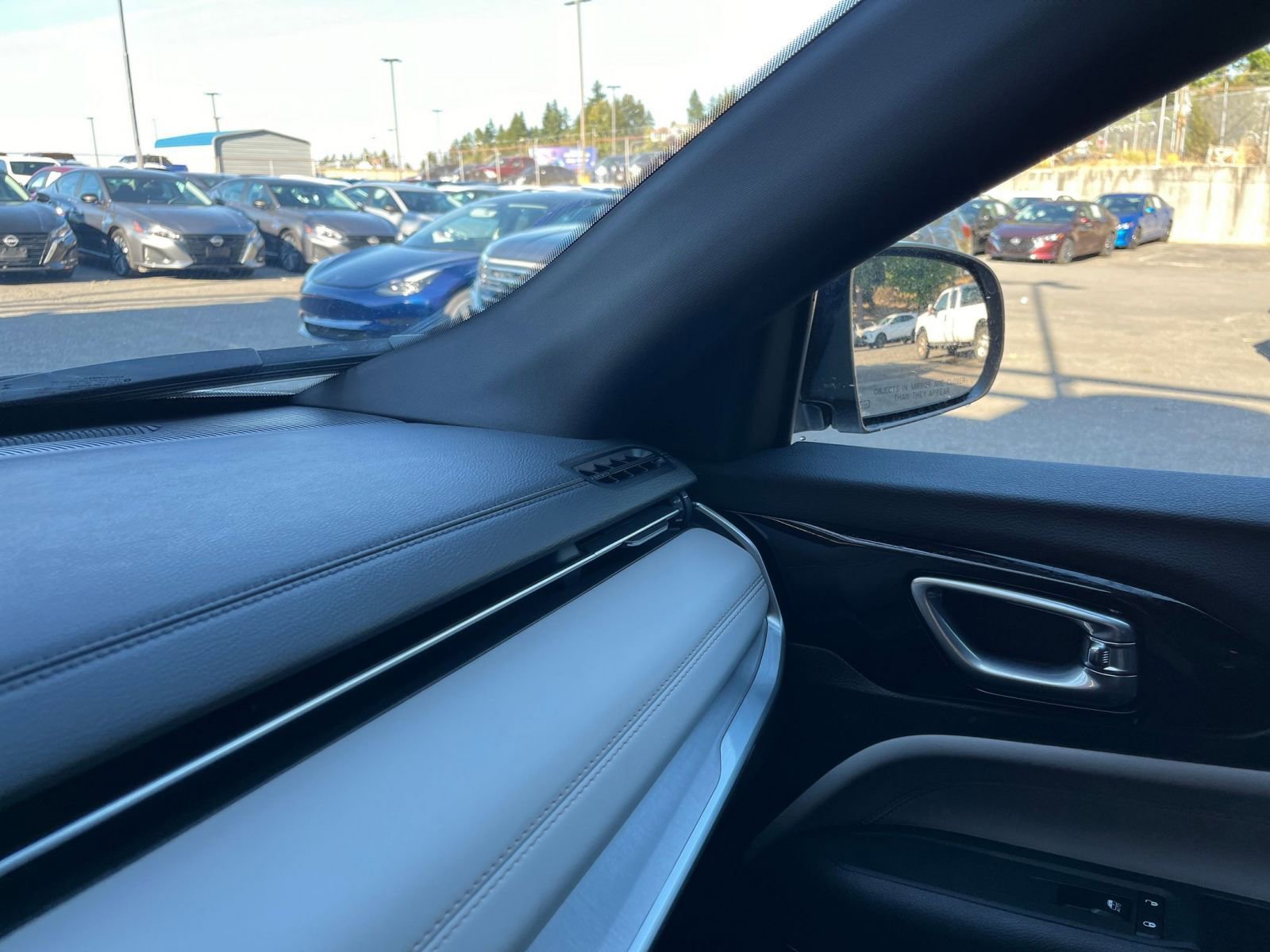 Used 2025 Jeep Compass Limited image 35