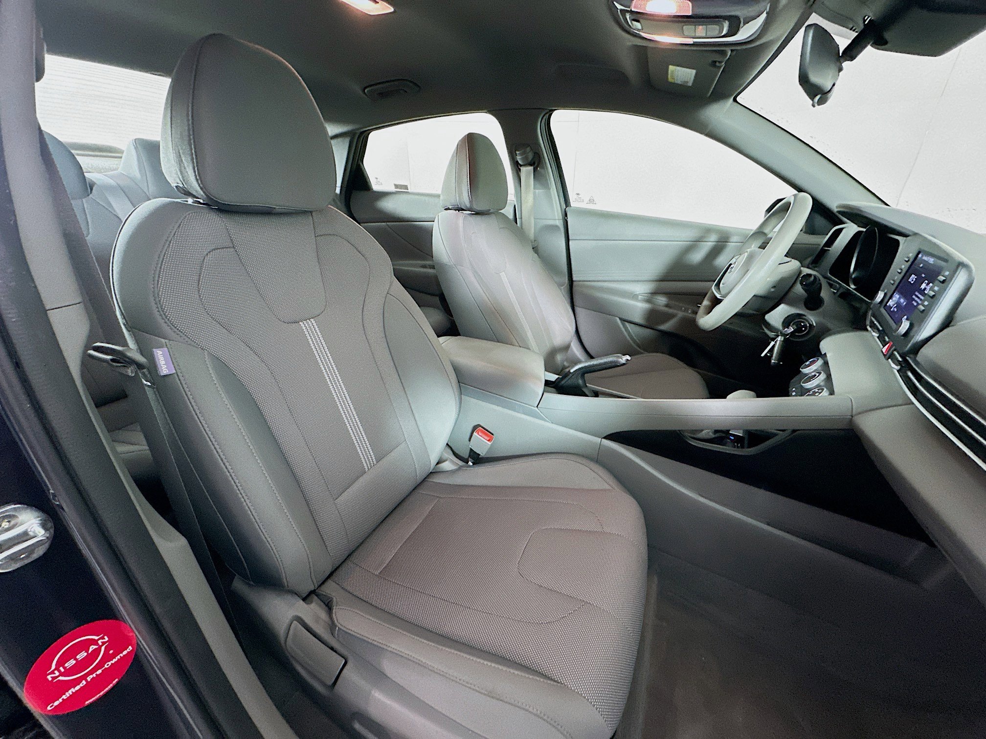 Used 2021 Hyundai Elantra SE image 28