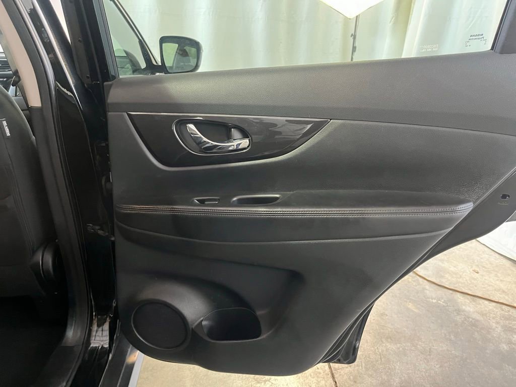 Used 2020 Nissan Rogue SV AWD/4WD image 23