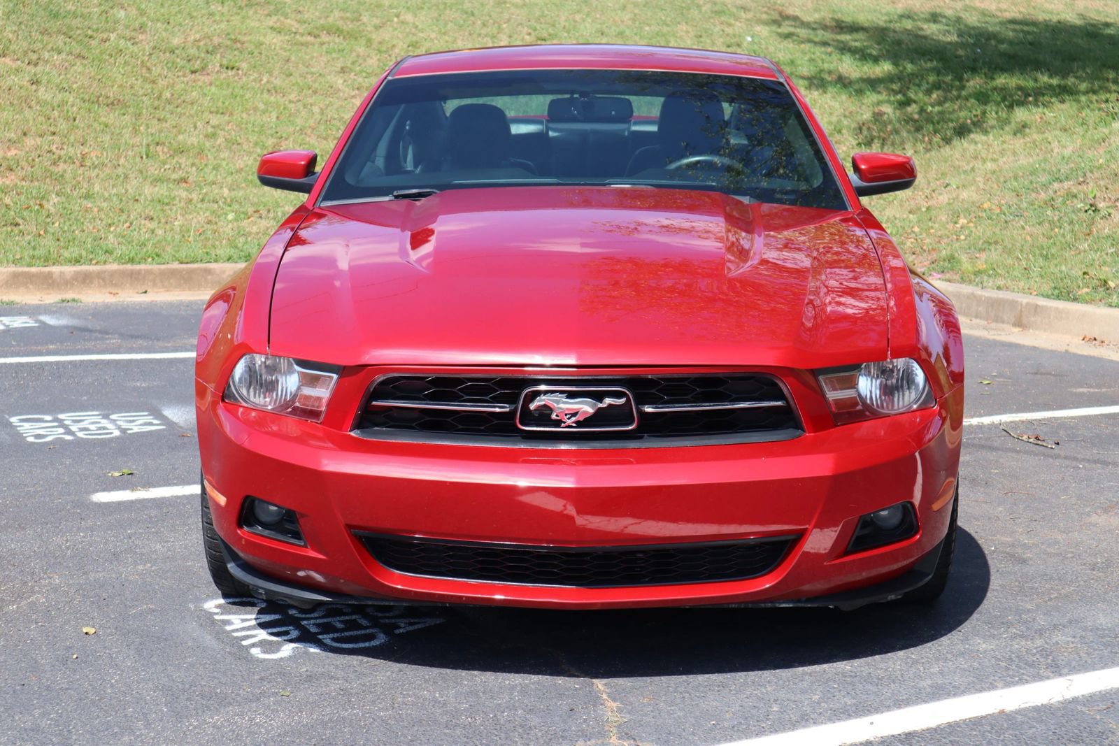 Used 2010 Ford Mustang Coupe RWD image 2