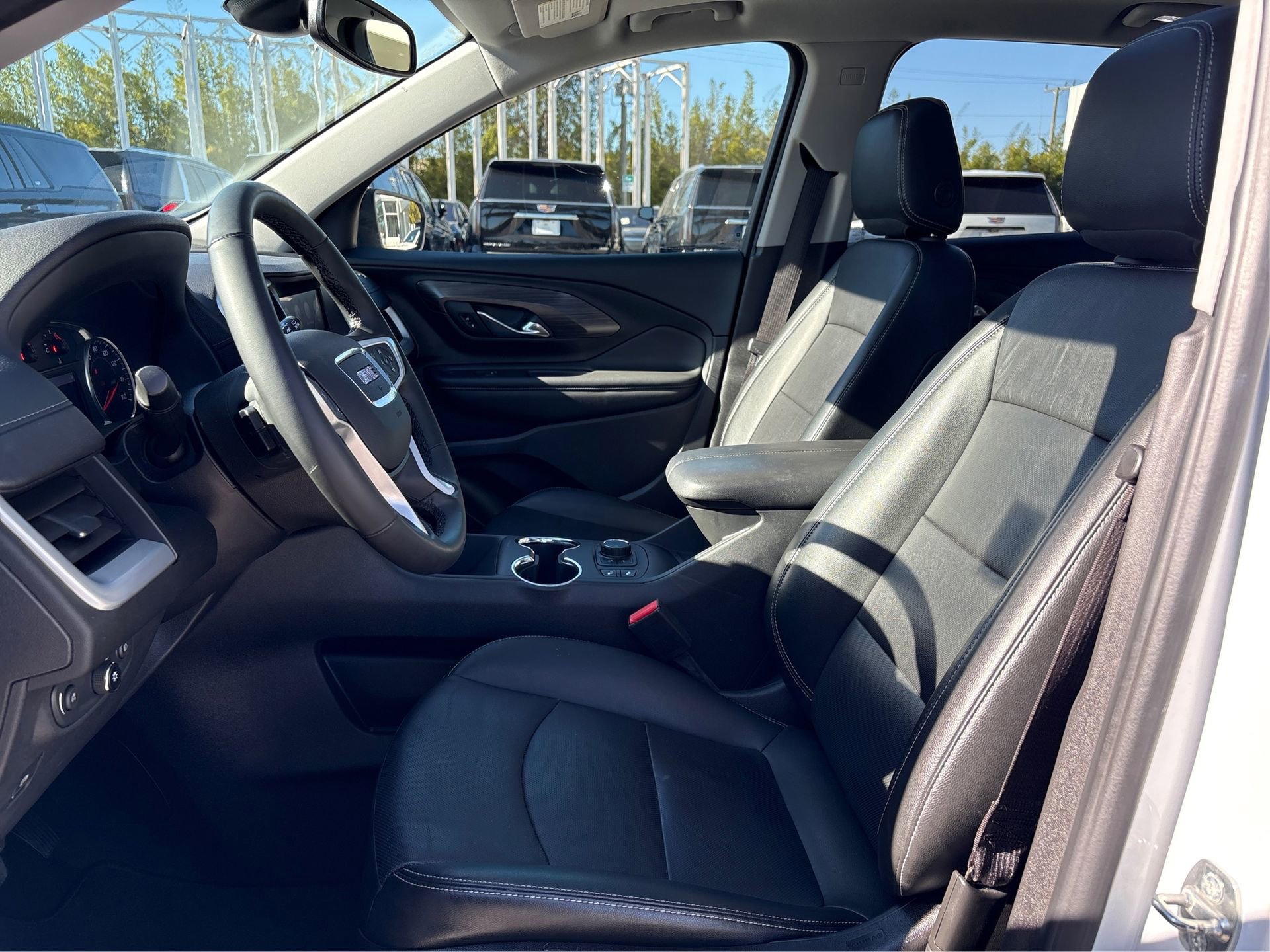 Used 2023 GMC Terrain SLT w/ Elevation Edition image 9