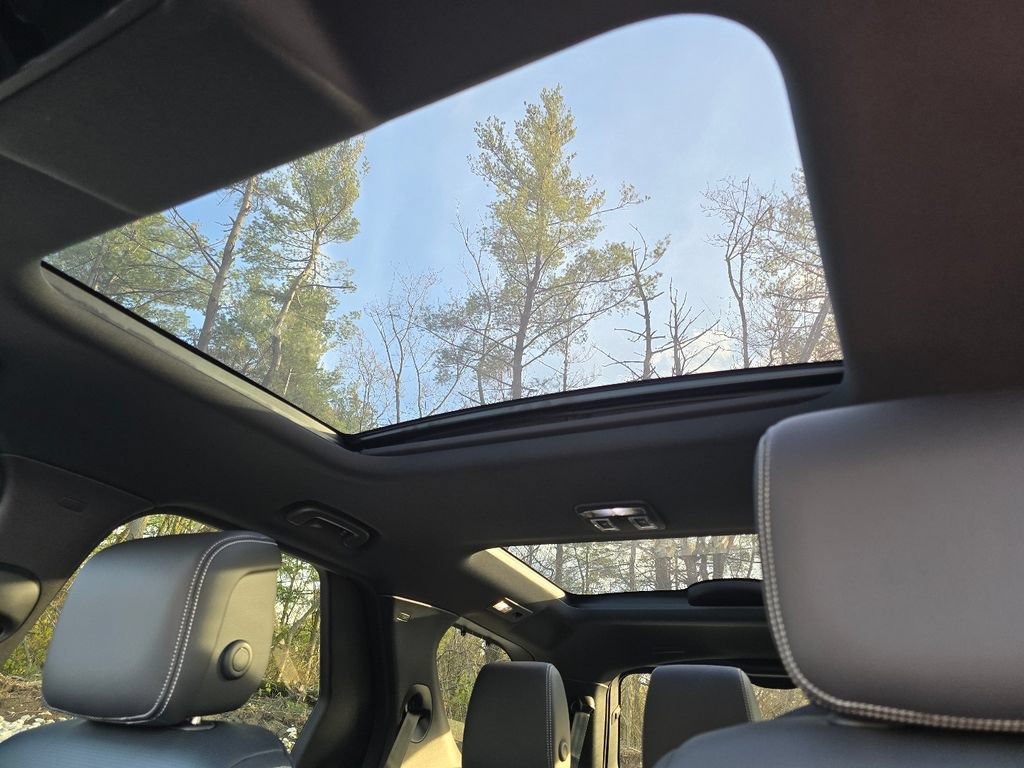 New 2026 Land Rover Discovery S AWD/4WD image 3