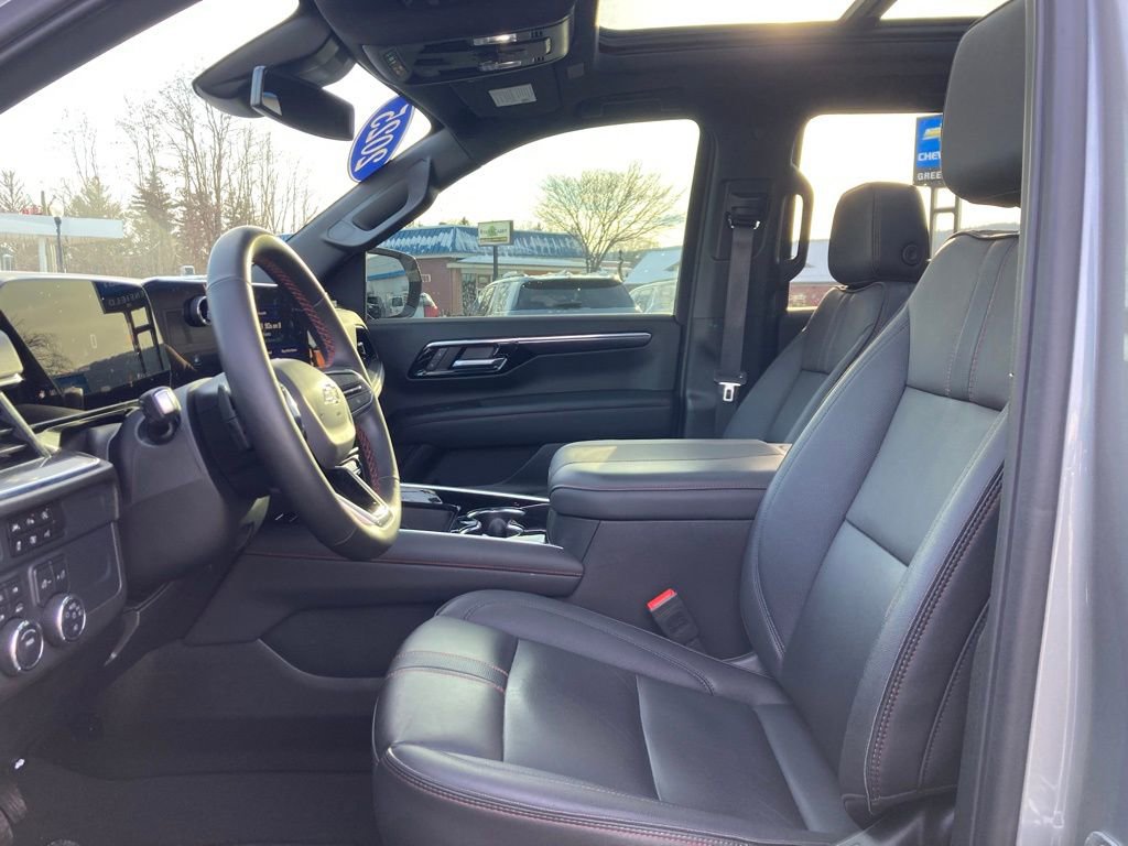 Used 2025 Chevrolet Tahoe RST w/ Comfort Package AWD/4WD image 4
