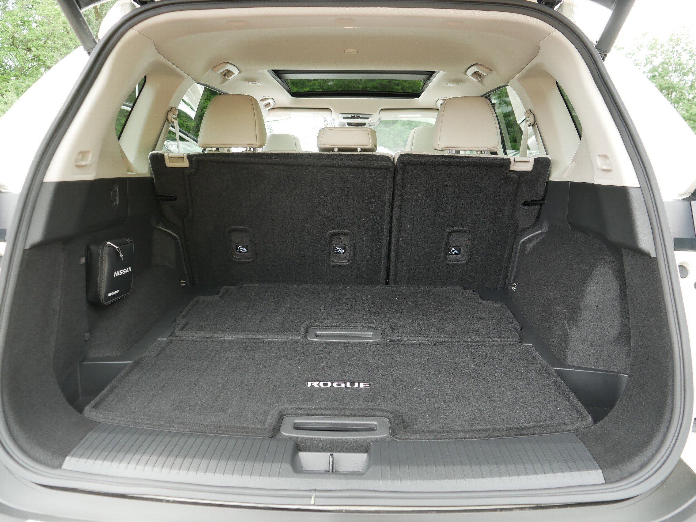 Certified 2023 Nissan Rogue SL w/ SL Premium Package AWD/4WD image 18