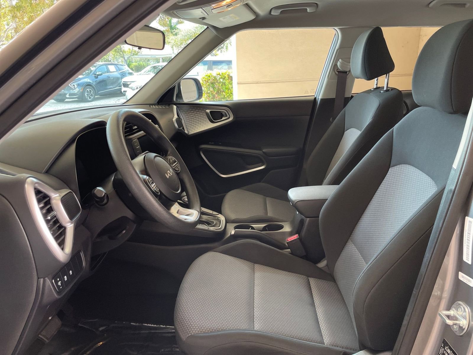 Used 2025 Kia Soul LX w/ LX Technology Package image 22