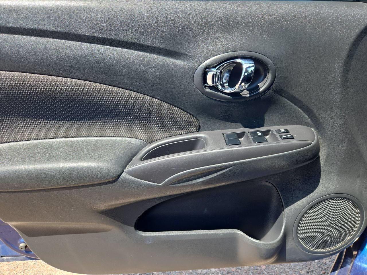 Used 2013 Nissan Versa SV FWD image 25