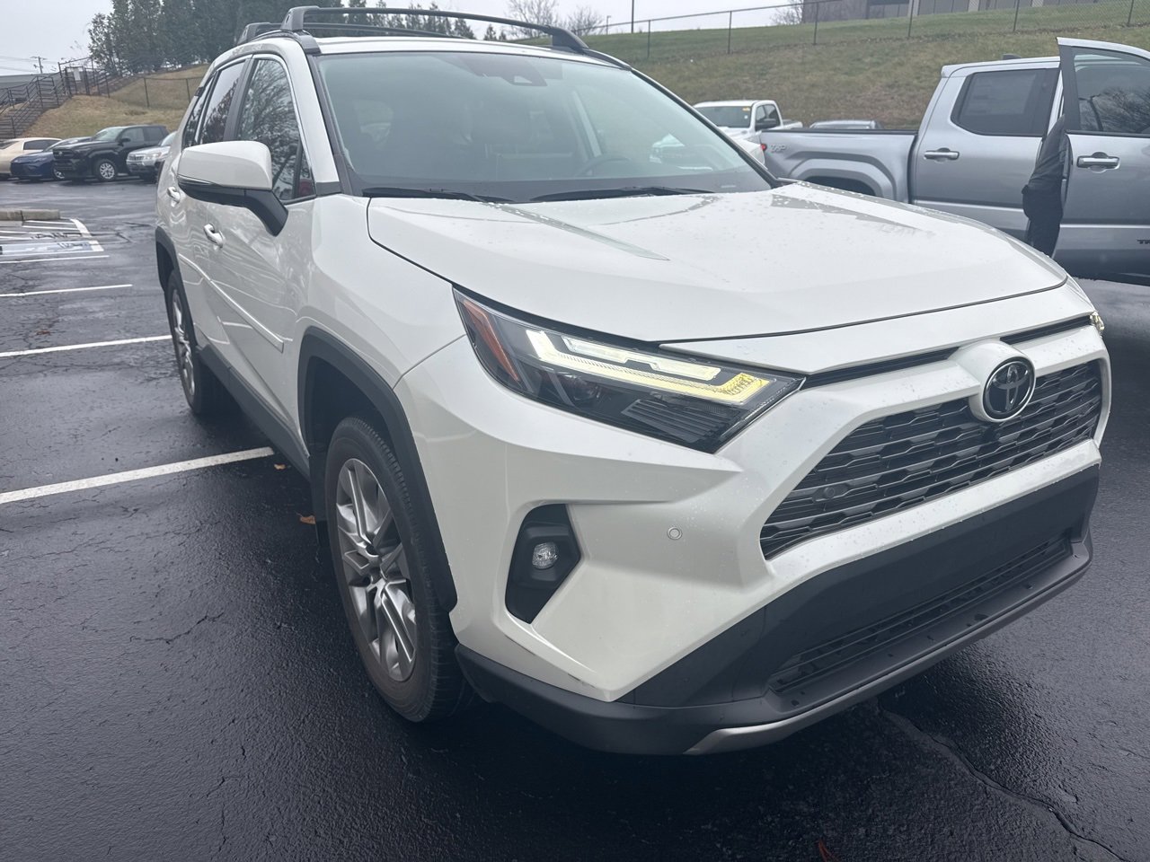 Used 2022 Toyota RAV4 Limited image 2