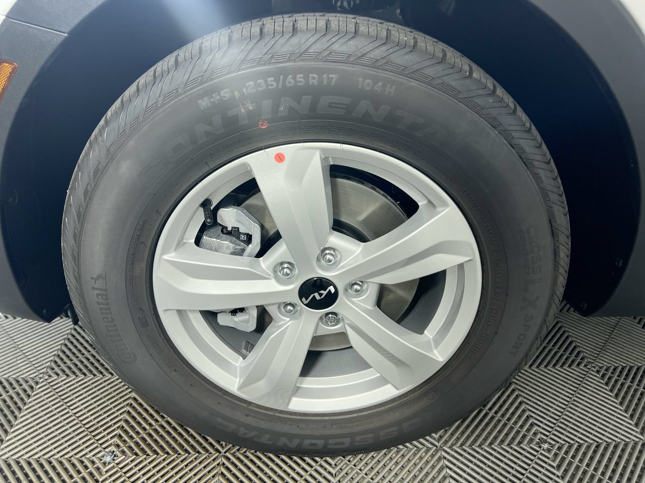 New 2026 Kia Sorento LX FWD image 11