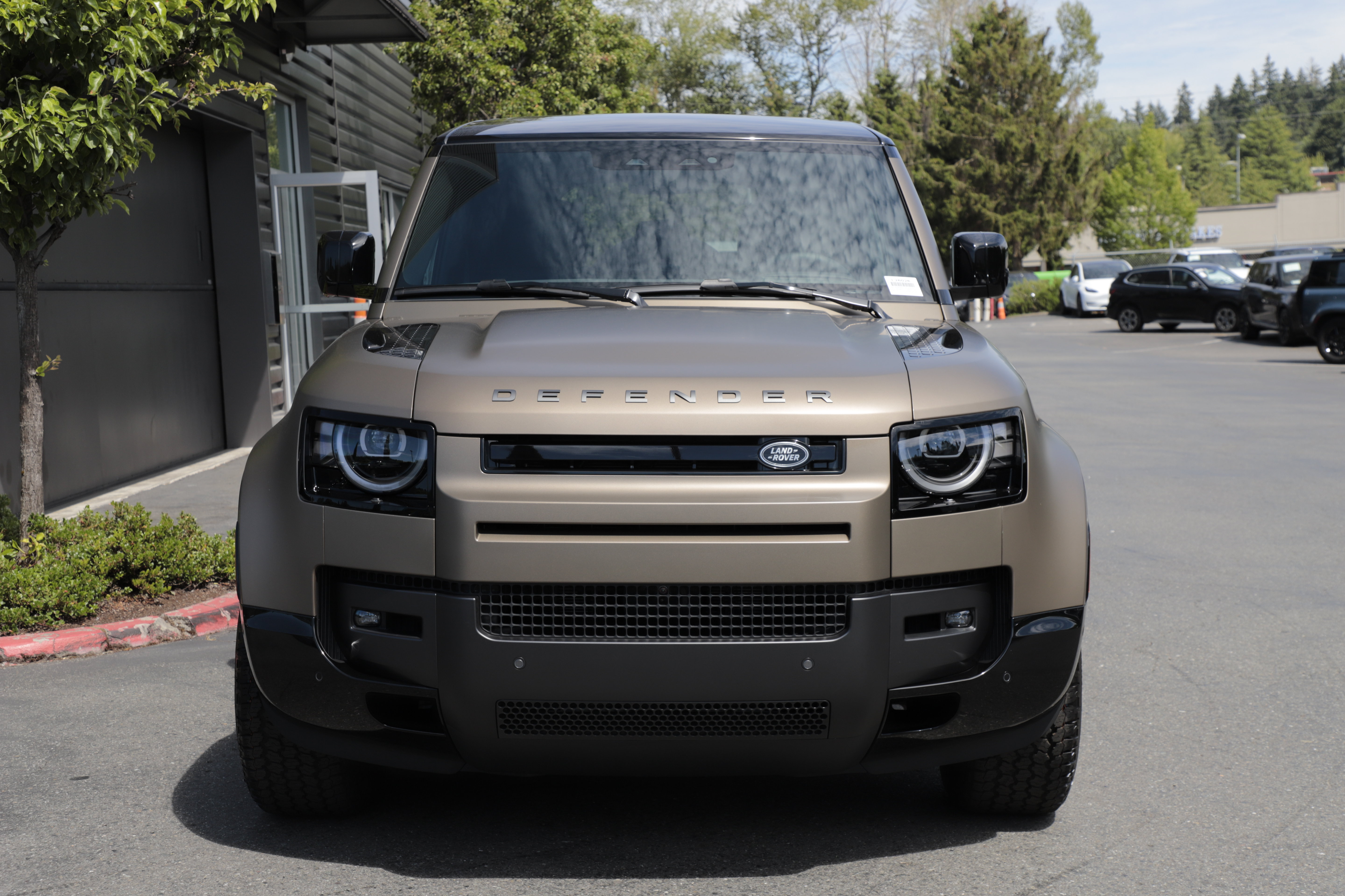 New 2026 Land Rover Defender 110 X-Dynamic SE AWD/4WD image 4