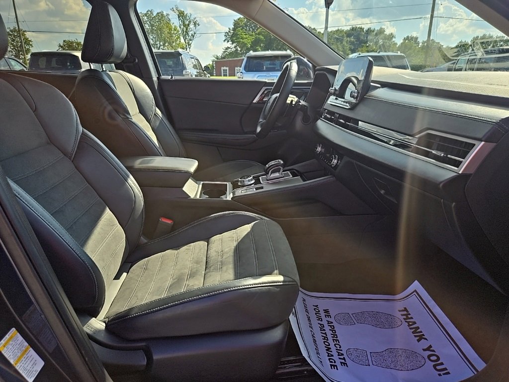 Used 2024 Mitsubishi Outlander SE image 21