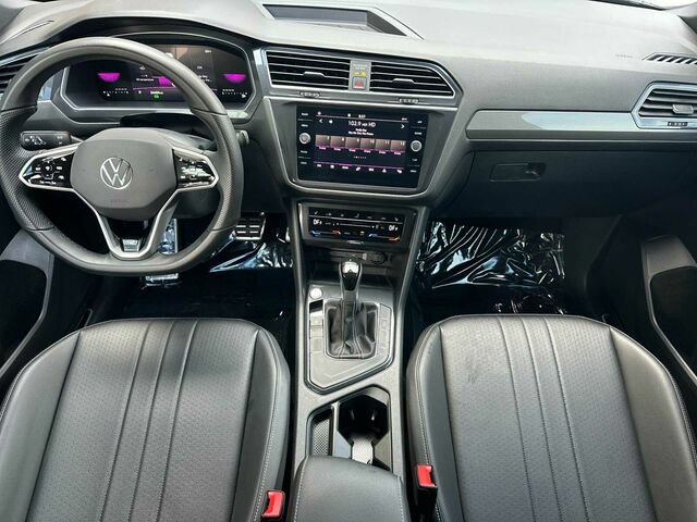 Used 2023 Volkswagen Tiguan SE R-Line FWD image 16