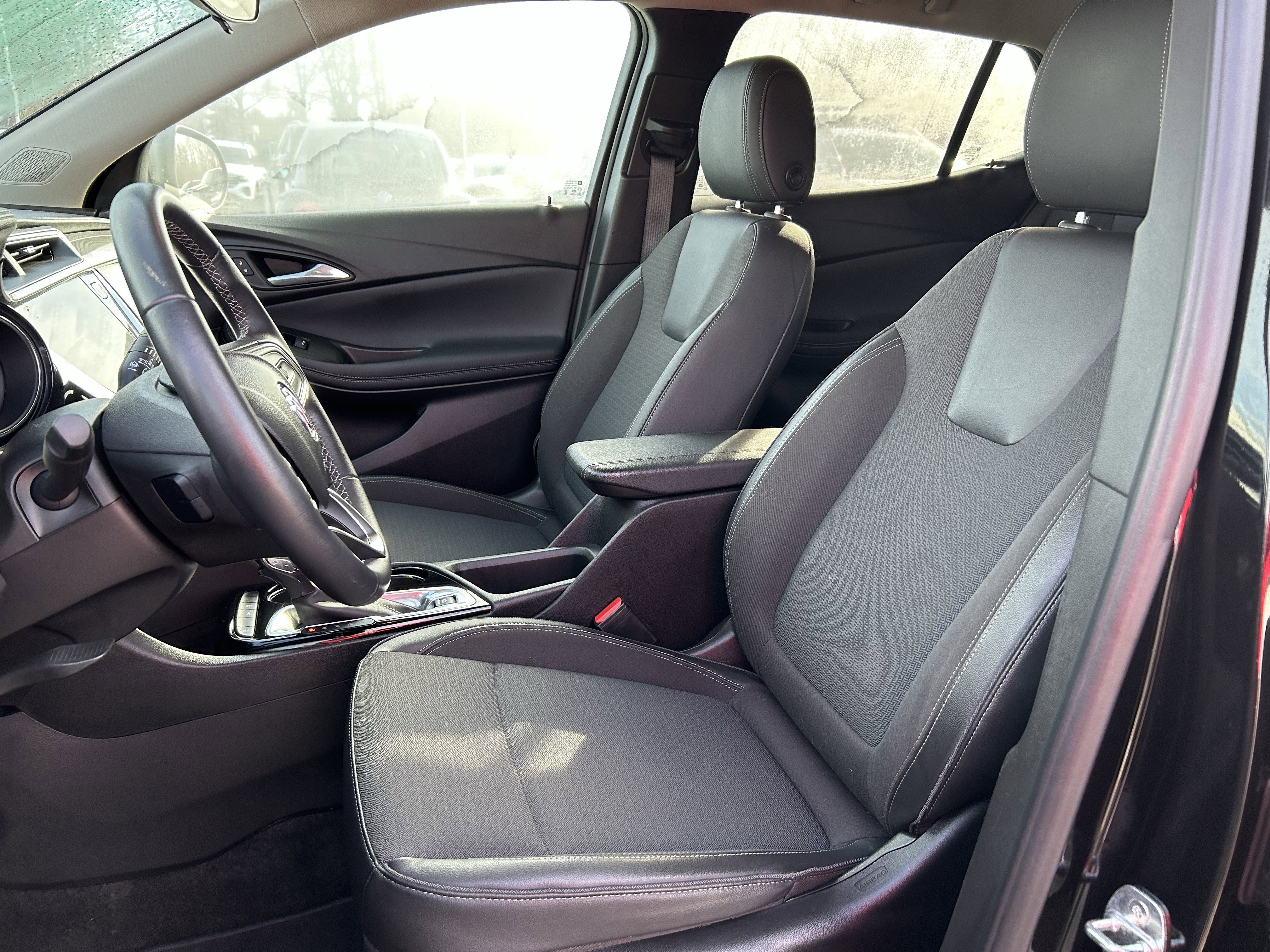 Used 2020 Buick Encore GX Select image 31