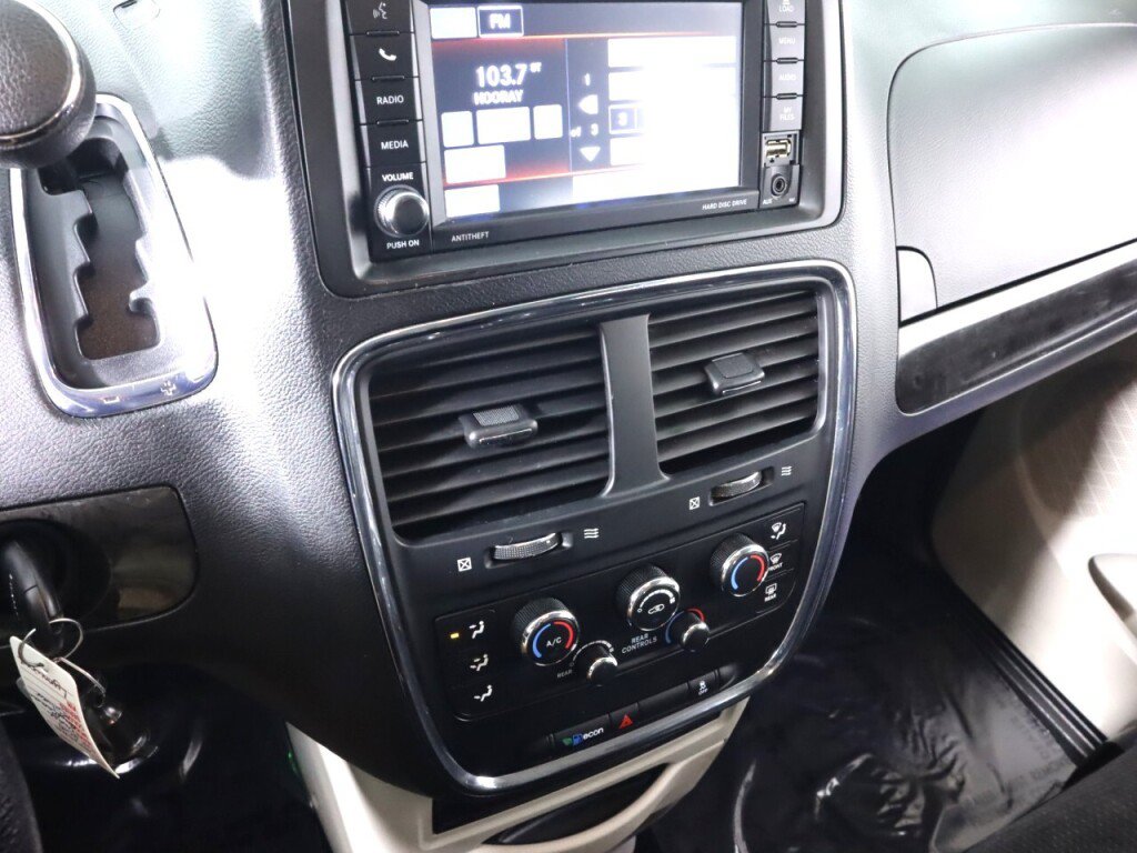 Used 2018 Dodge Grand Caravan SE FWD image 15