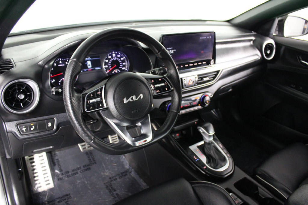 Used 2023 Kia Forte GT-Line w/ GT-Line Premium Package FWD image 14
