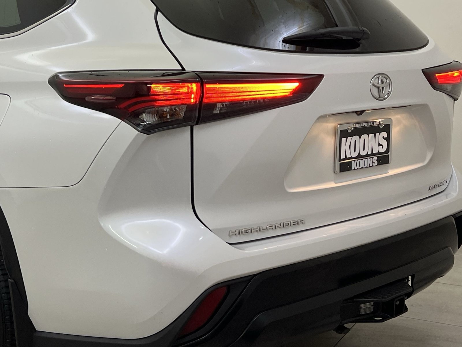 Used 2024 Toyota Highlander XLE AWD/4WD image 30