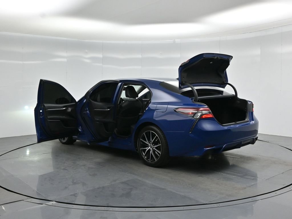 Used 2023 Toyota Camry SE w/ Cold Weather Package image 30