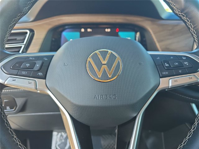 Used 2025 Volkswagen Atlas SE AWD/4WD image 24