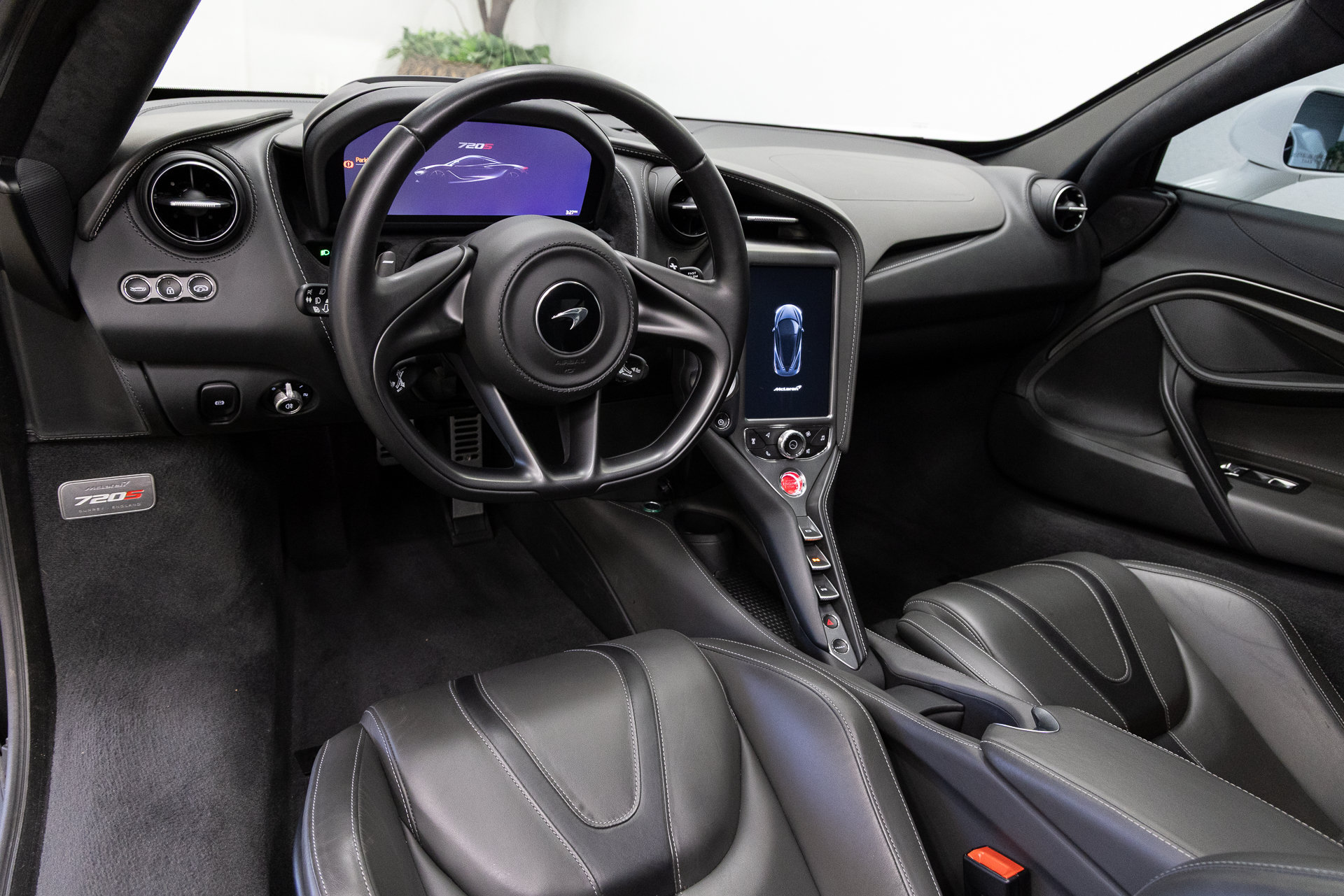 Used 2019 McLaren 720S Luxury RWD image 5
