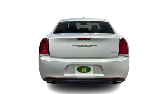 Used 2019 Chrysler 300 Touring w/ Sport Appearance Package image 3