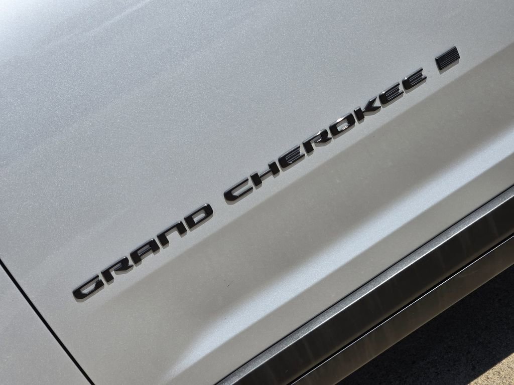 Used 2022 Jeep Grand Cherokee L Altitude image 8