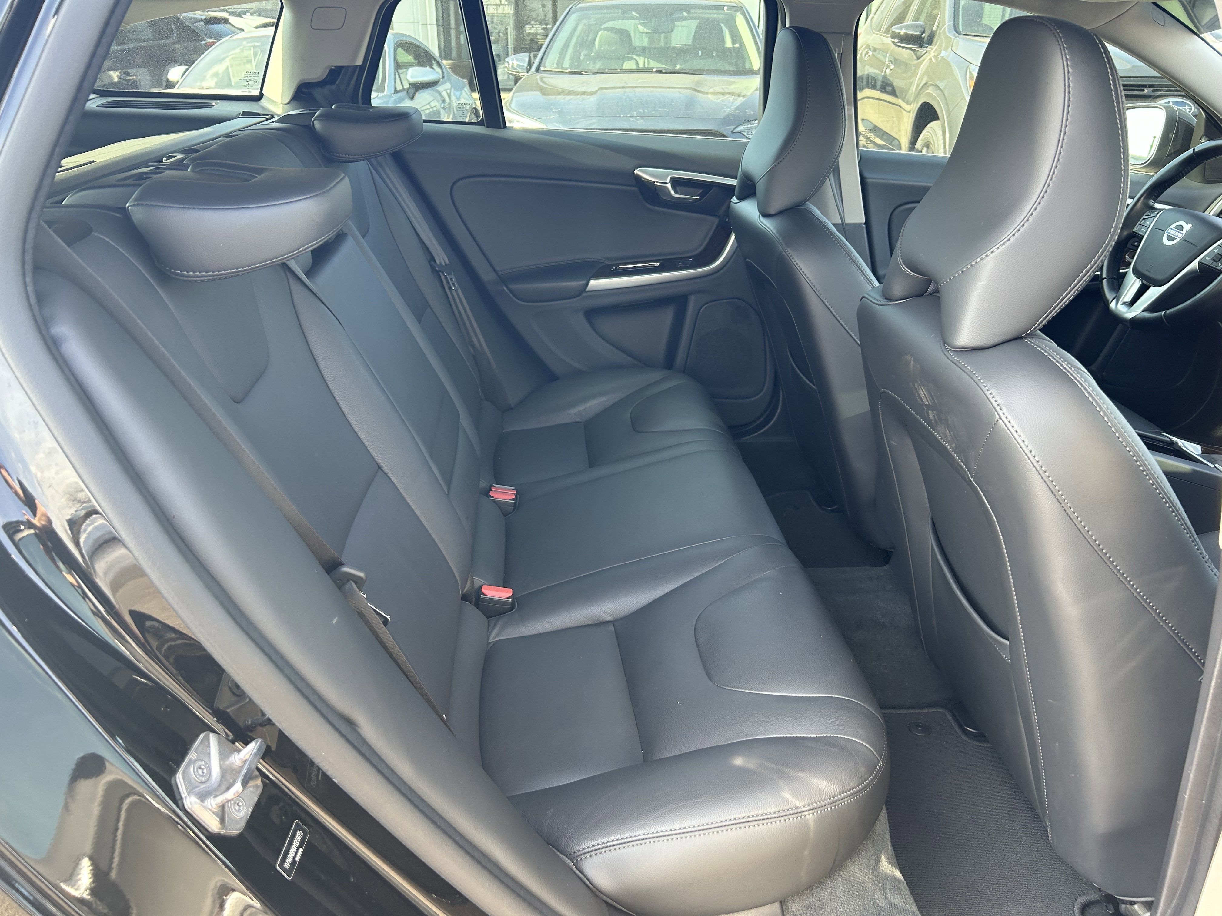 Used 2017 Volvo V60 T5 Platinum w/ Climate Package image 25