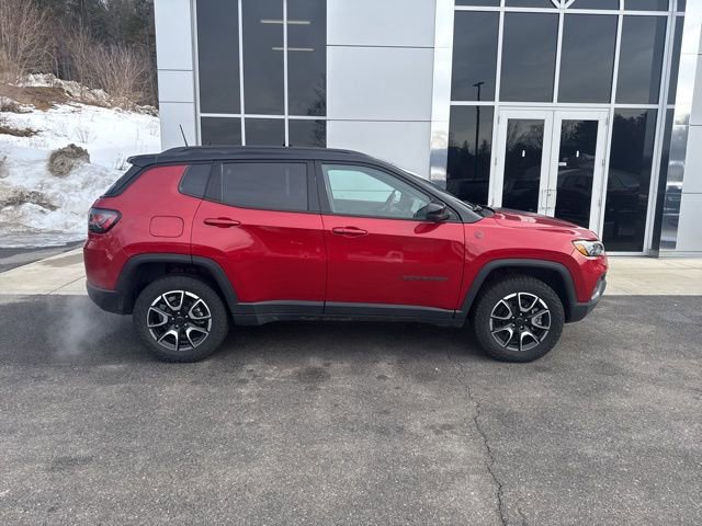 Used 2025 Jeep Compass Trailhawk w/ Trailhawk Elite Group AWD/4WD image 7