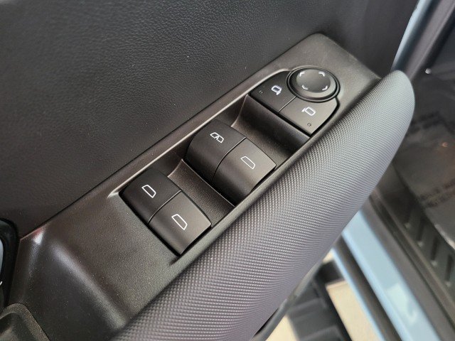 Used 2026 Chevrolet Colorado Z71 w/ Technology Package AWD/4WD image 26