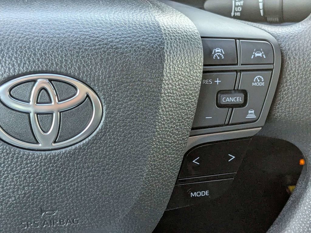 Used 2025 Toyota Camry LE image 27