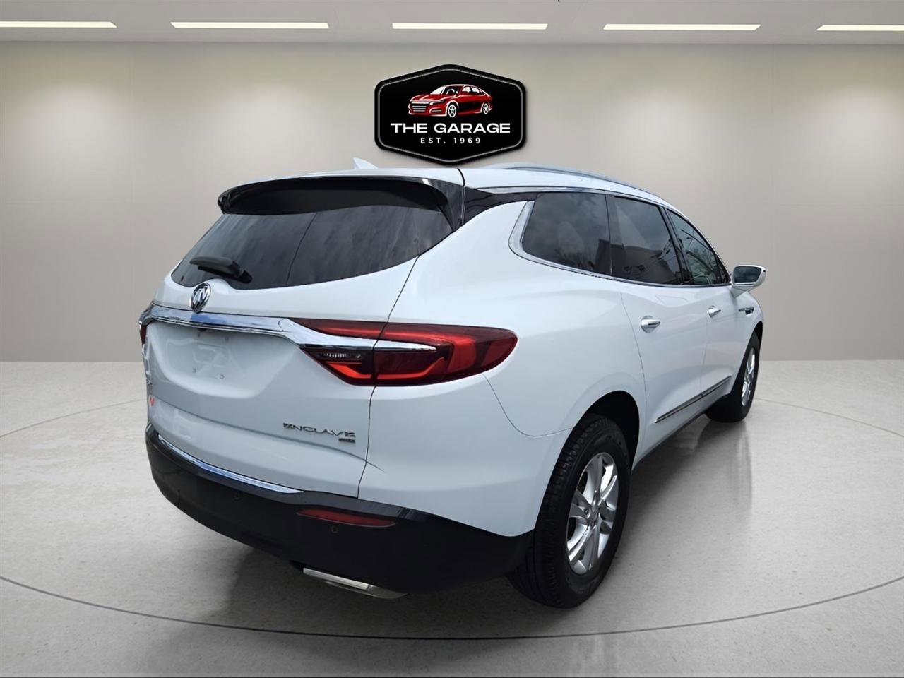 Used 2018 Buick Enclave Essence AWD/4WD image 6