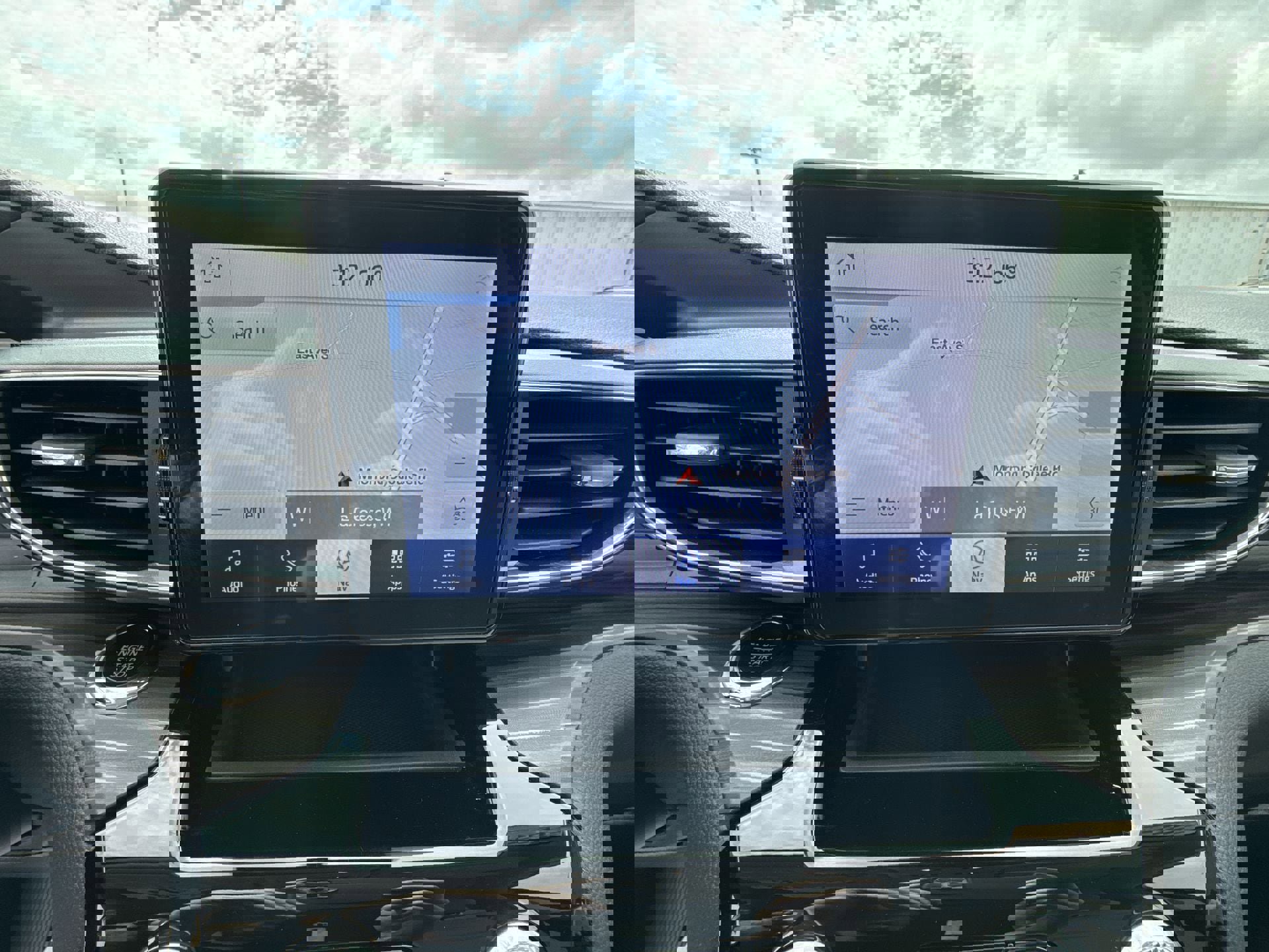 Used 2023 Ford Explorer Limited image 14