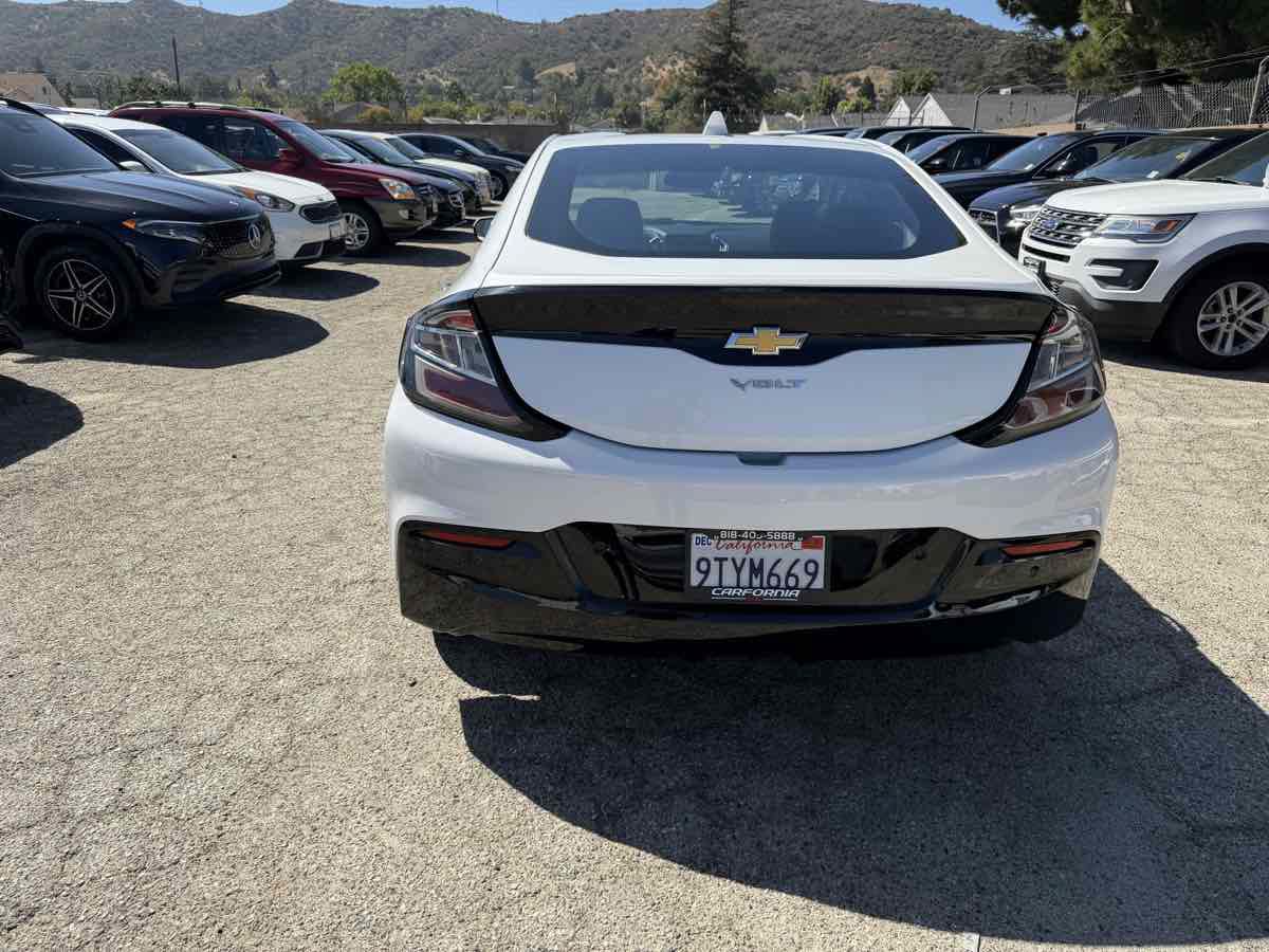 Used 2017 Chevrolet Volt Premier w/ Driver Confidence II Package FWD image 6
