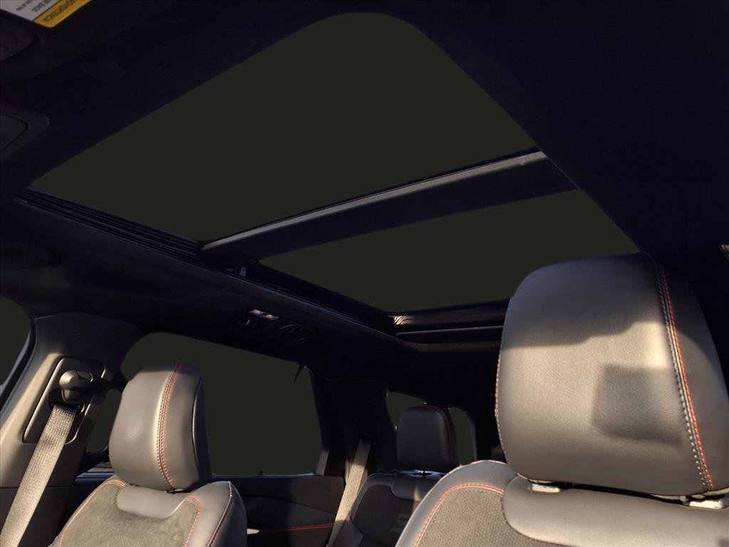 Used 2025 Ford Explorer ST image 24