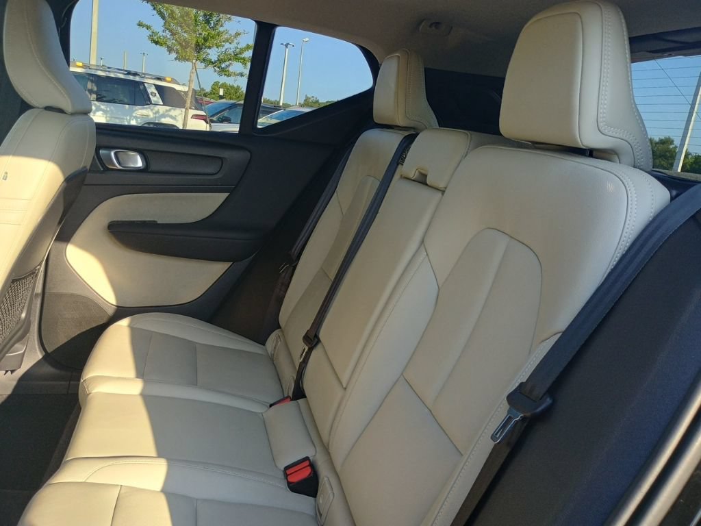 Used 2021 Volvo XC40 T5 Inscription w/ Advanced Package AWD/4WD image 17