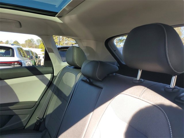 New 2026 Volkswagen Taos SE image 9