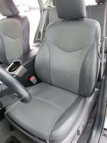 Used 2015 Toyota Prius Five FWD image 10