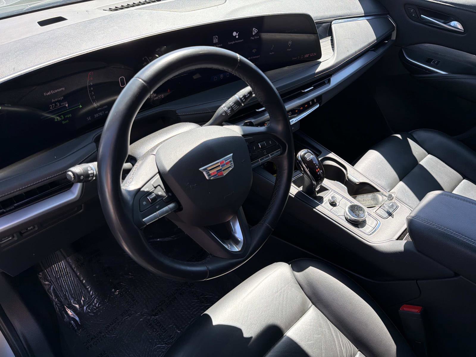 Used 2024 Cadillac XT4 Premium Luxury image 7