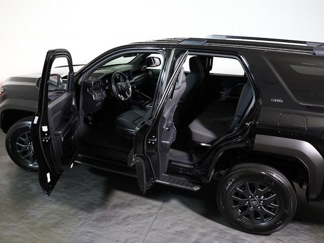 Used 2025 Toyota 4Runner SR5 AWD/4WD image 5