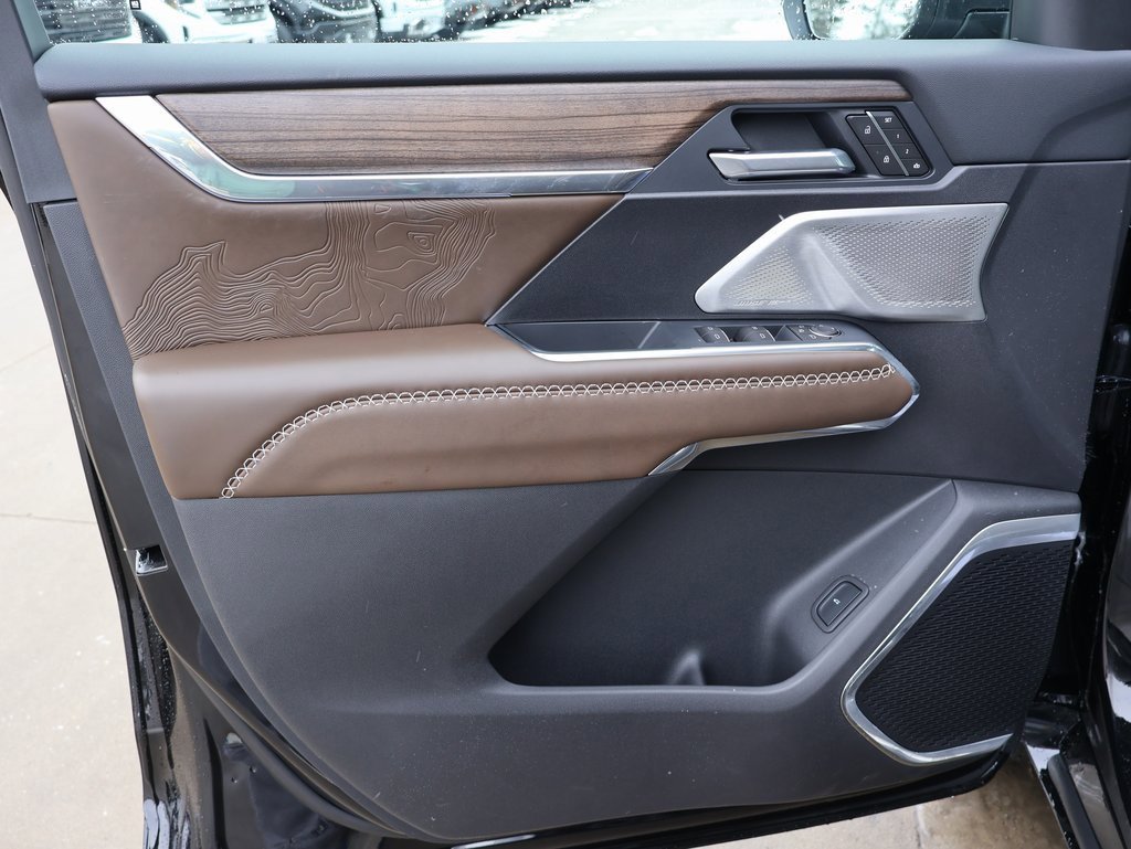 New 2026 GMC Acadia Denali Ultimate w/ LPO, Floor Liner Package image 11