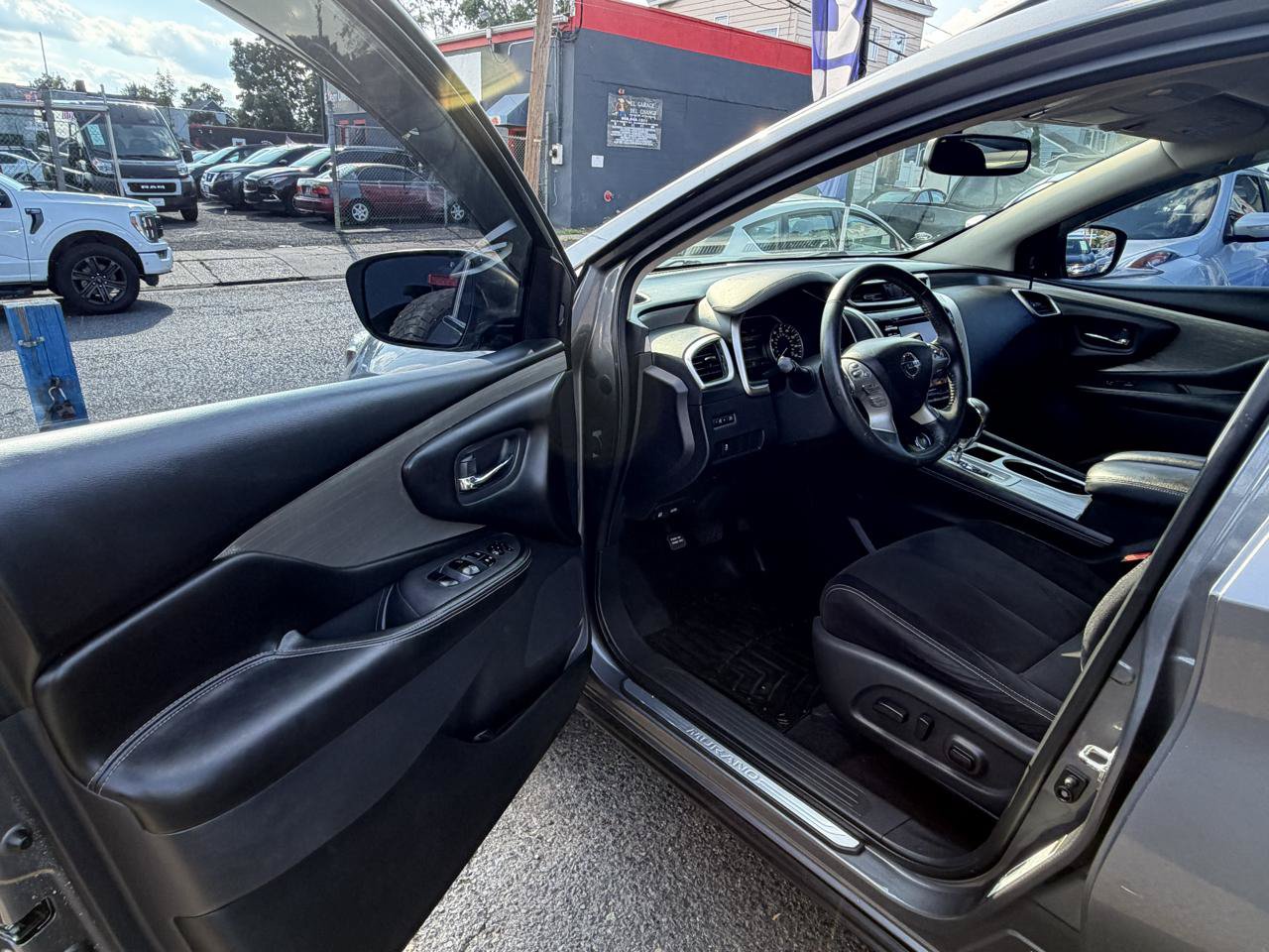 Used 2018 Nissan Murano SV AWD/4WD image 20