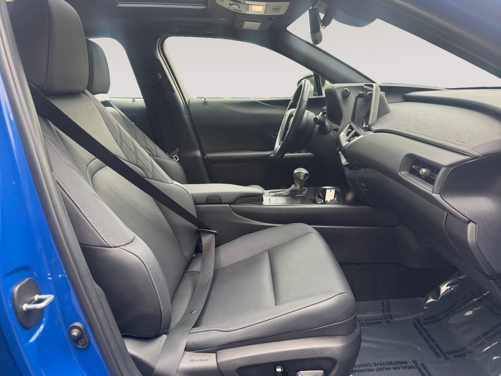 Used 2024 Lexus UX 250h AWD w/ Premium Package image 15