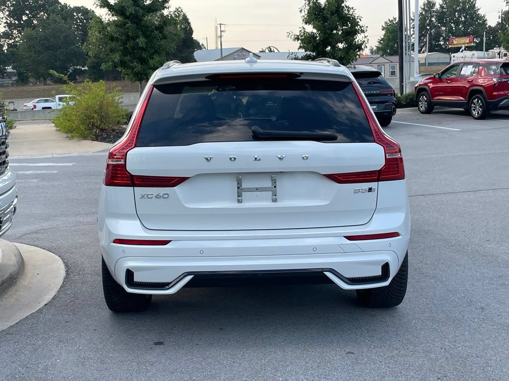 Used 2022 Volvo XC60 B5 R-Design AWD/4WD image 6