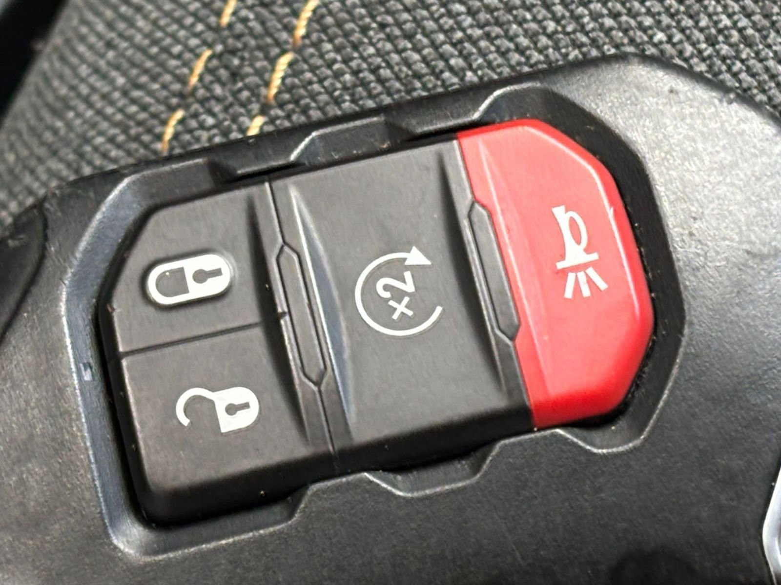 Used 2025 Jeep Wrangler Unlimited Sahara AWD/4WD image 25