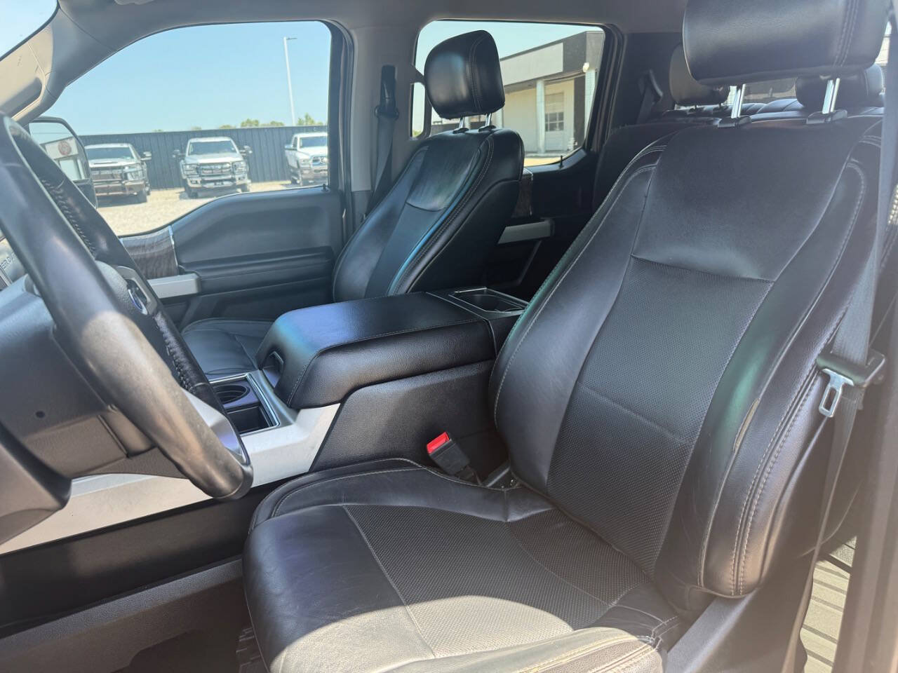 Used 2019 Ford F350 Lariat w/ Lariat Value Package AWD/4WD image 17