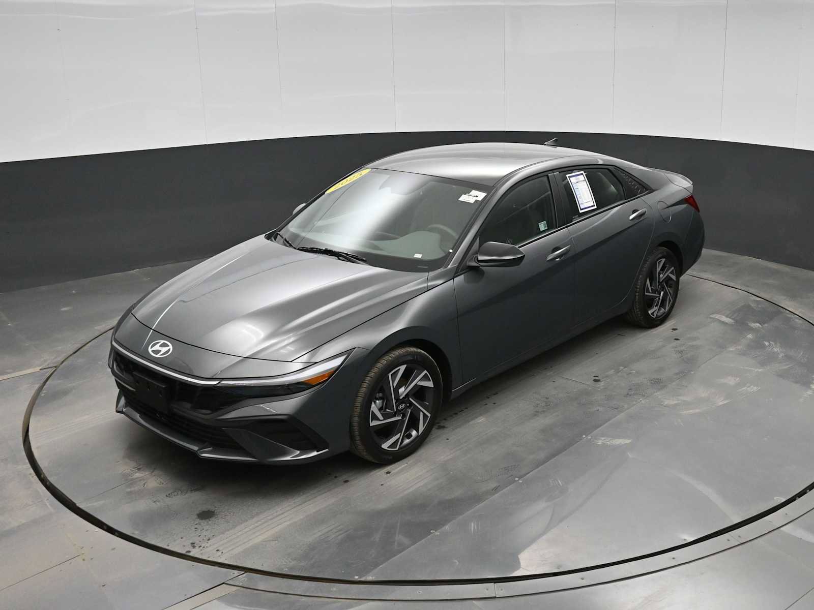 Certified 2025 Hyundai Elantra Sport image 26