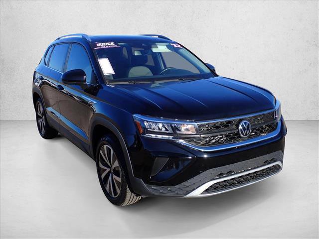Used 2022 Volkswagen Taos SE w/ Panoramic Sunroof Package image 6
