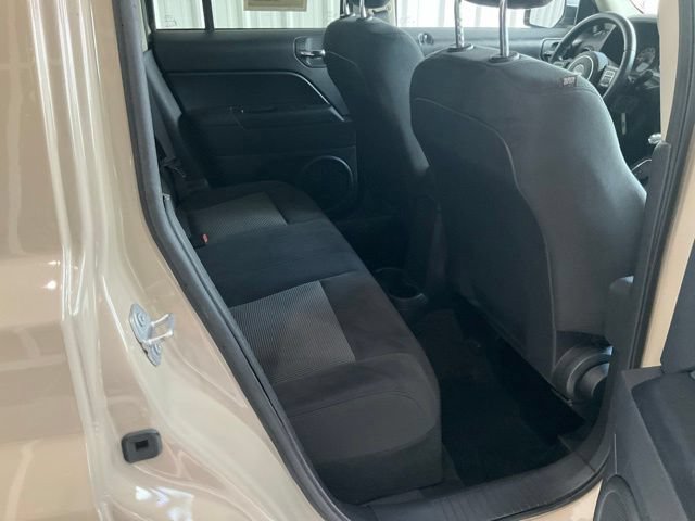 Used 2017 Jeep Patriot Latitude AWD/4WD image 20