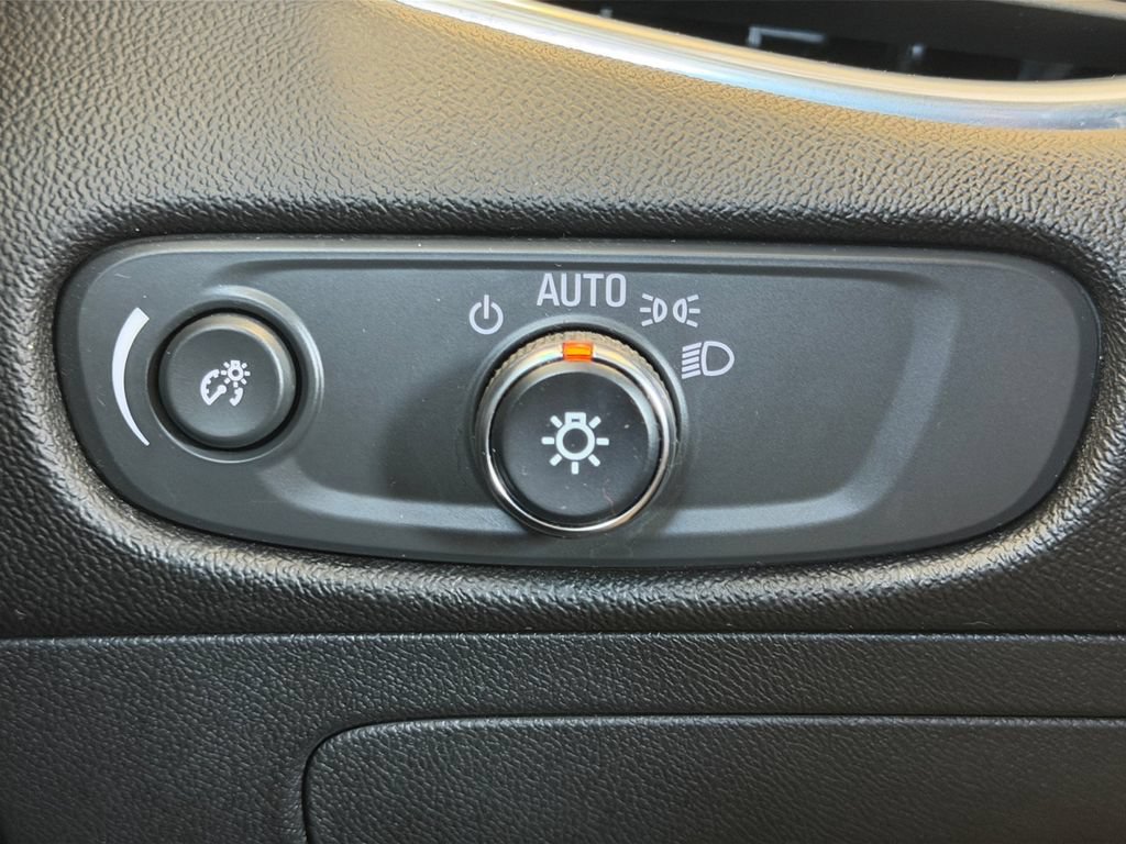 Used 2024 Chevrolet Malibu LT FWD image 25