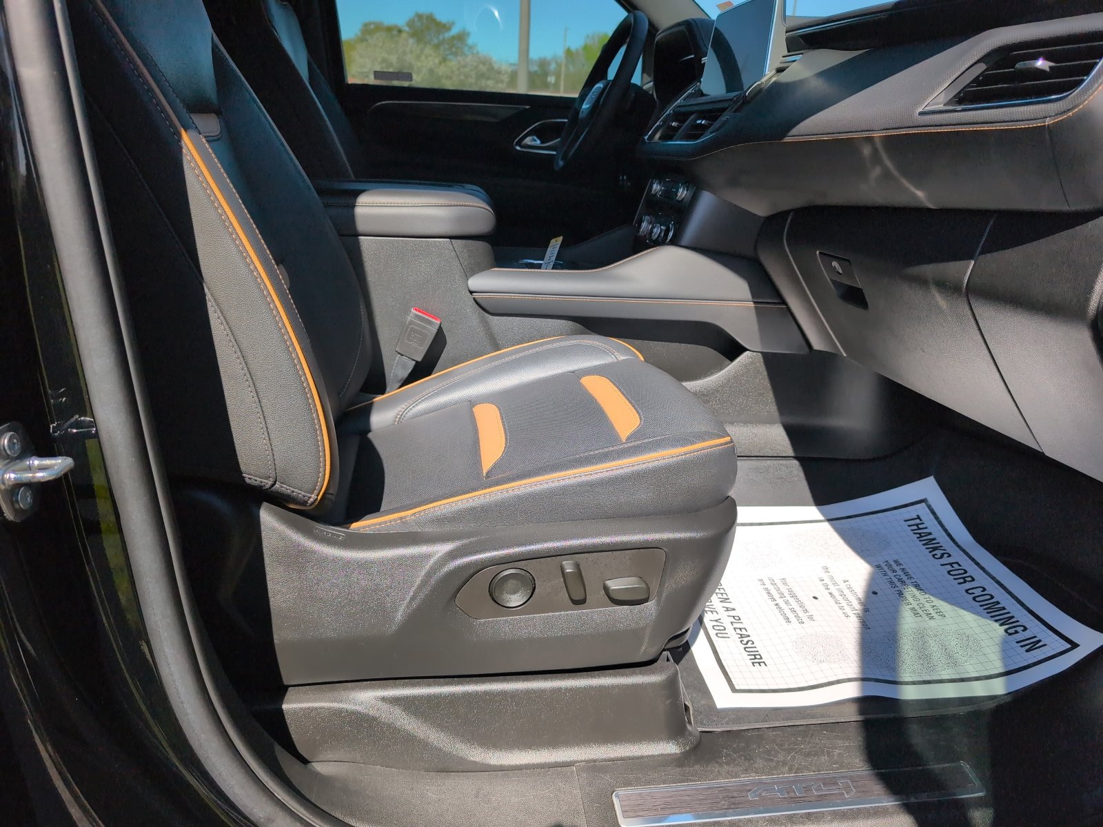 Used 2022 GMC Yukon AT4 image 10